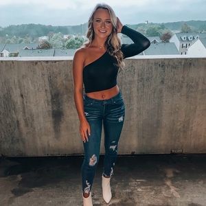 Meet your Posher, Olivia